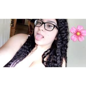 Meet your Posher, Alicia